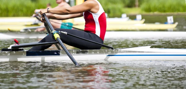 Single scull women's rowing start — Stock Photo, Image