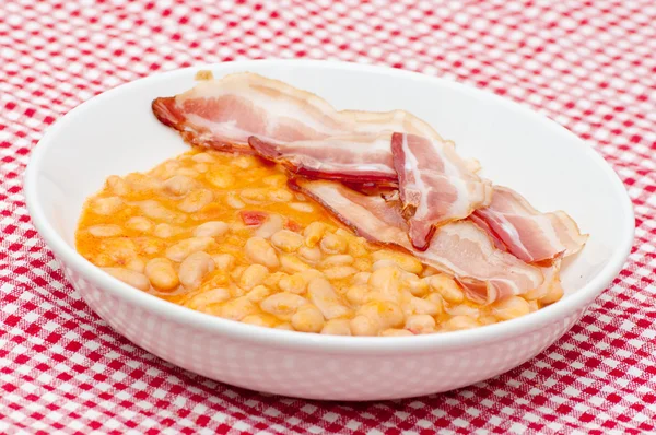 Beans with bacon — Stock Photo, Image