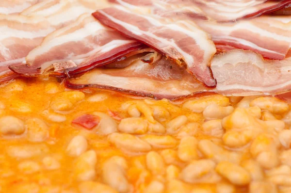 Kidney beans with bacon — Stock Photo, Image