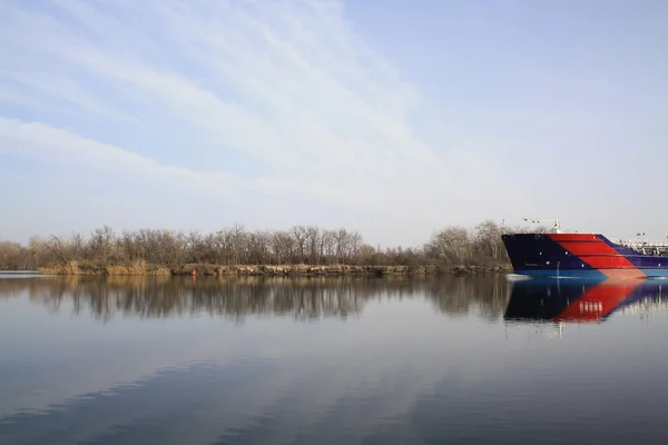 Self-propelled barge — Stock Photo, Image