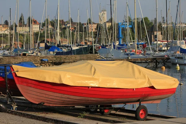 Barco rojo — Foto de Stock