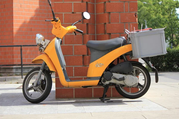 Postagem de scooter — Fotografia de Stock