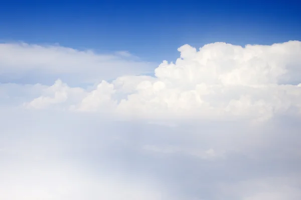 Niebo i chmury tło — Zdjęcie stockowe