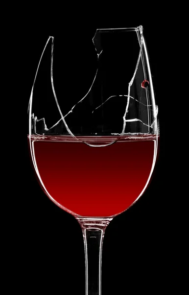 Krossat glas rött vin — Stockfoto