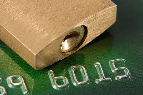 Cartão de crédito e cadeado — Fotografia de Stock
