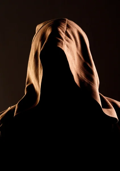 Таинственный неузнаваемый монах — стоковое фото