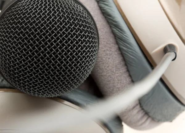 Microfono professionale da studio e cuffie — Foto Stock