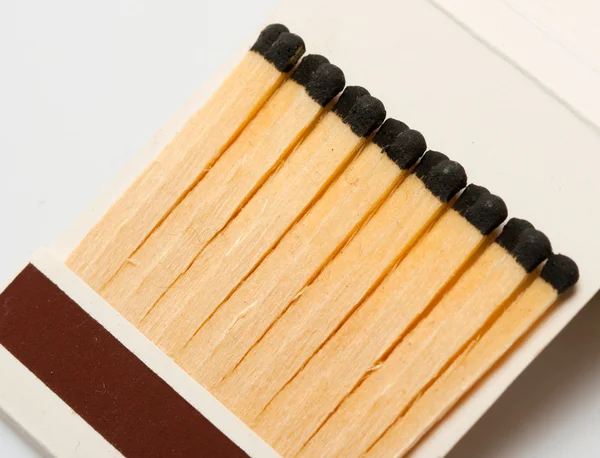 Streichhölzer aus Holz im Streichholzbuch — Stockfoto