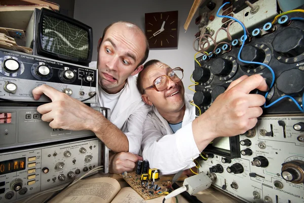 Two funny nerd scientists — Stock Photo, Image