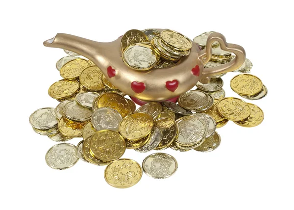 Lámpara mágica llena de monedas de oro — Foto de Stock