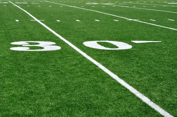 30 yard lijn op Amerikaanse voetbalveld — Stockfoto