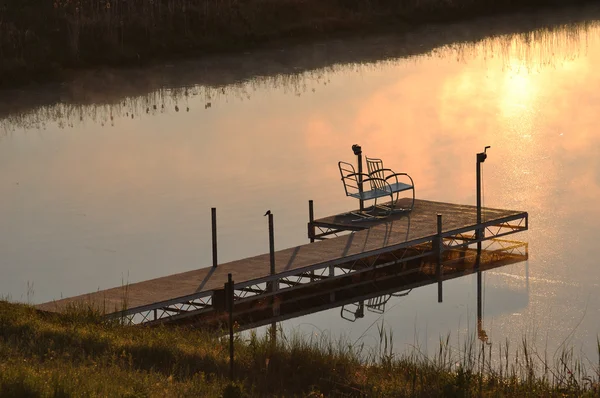 Fishing Dock on a Calm Morning — Stock Photo, Image