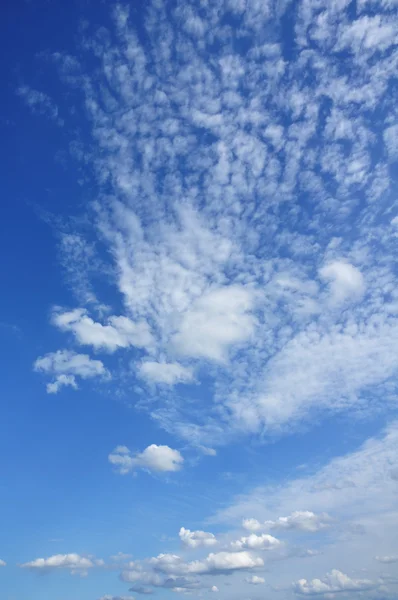 Cumulus ve altocumulus bulutlar — Stok fotoğraf