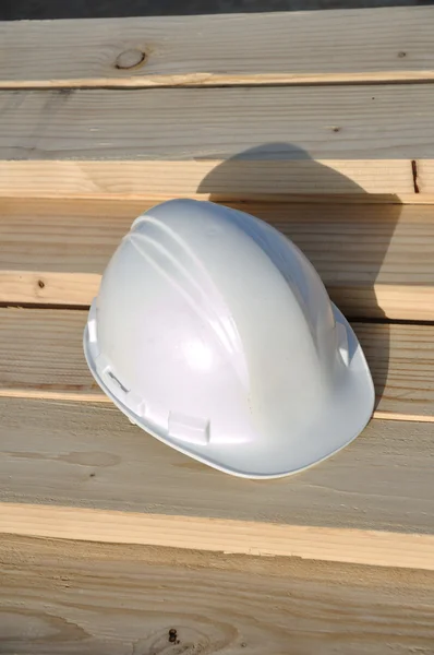 Hard Hat on Lumber — Stock Photo, Image