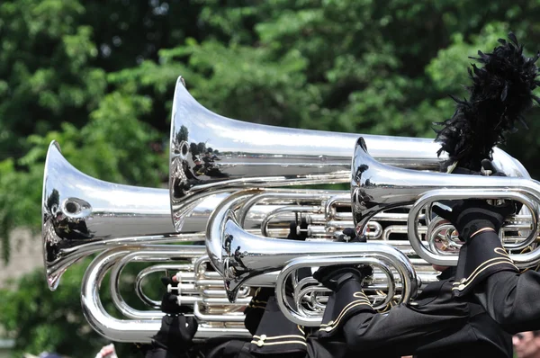 Playing Marching Tubas and Baritones in Parade — Stock Photo, Image