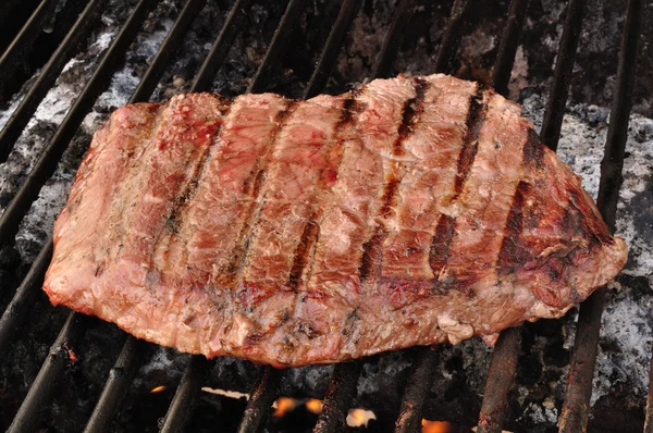 Bife de lombo de vaca Top Sirloin Steak na grelha — Fotografia de Stock