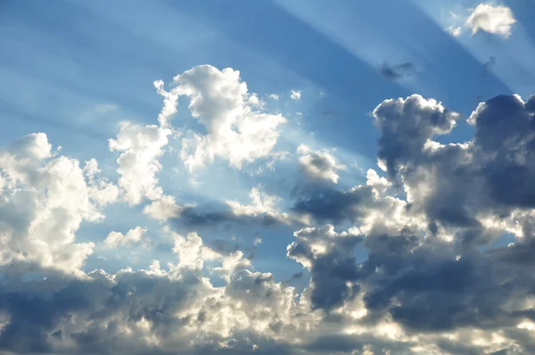 구름을 통해 태양 열 — 스톡 사진