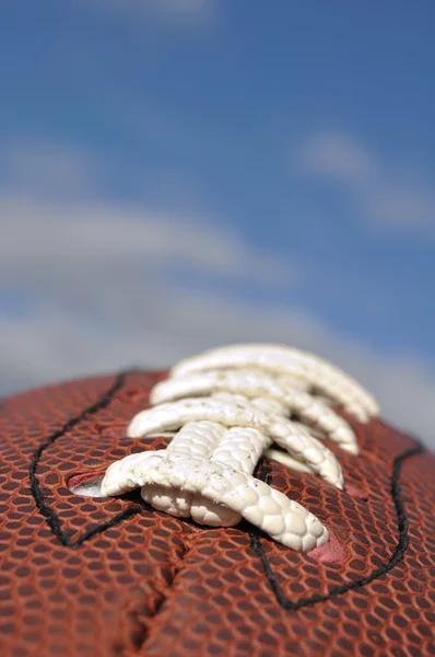 Detail textury amerického fotbalu a tkaničky — Stock fotografie
