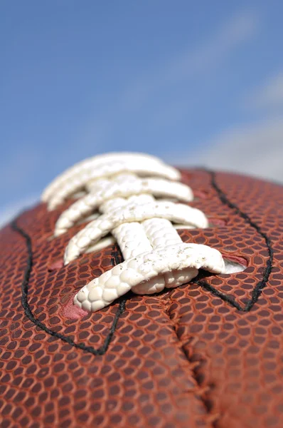 Nahaufnahme von Textur und Schnürsenkeln des American Football — Stockfoto