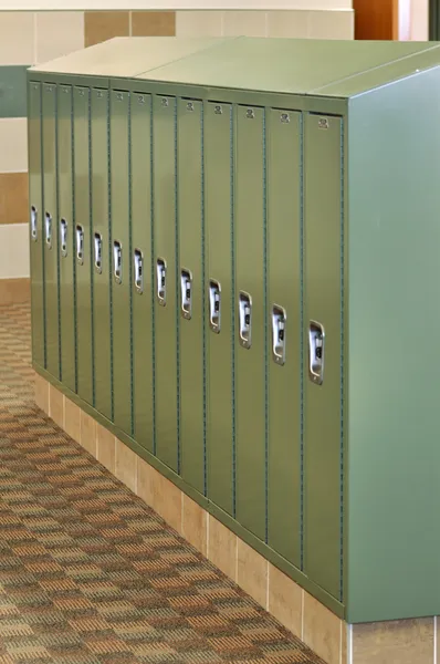 Школьные шкафчики — стоковое фото
