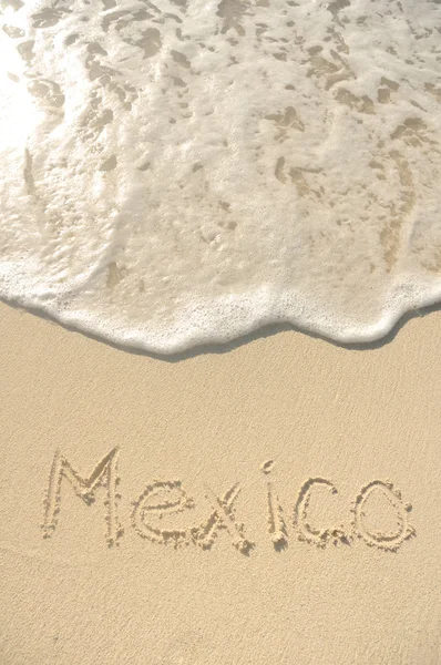 Μεξικό γραμμένο στην άμμο στην παραλία — Φωτογραφία Αρχείου
