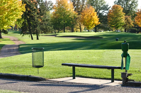 Golf Tee Box and Bench — Stock Photo, Image