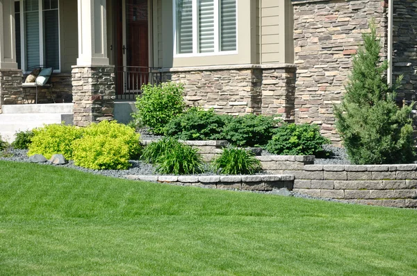 Landscaping and Retaining Wall — Stock Photo, Image