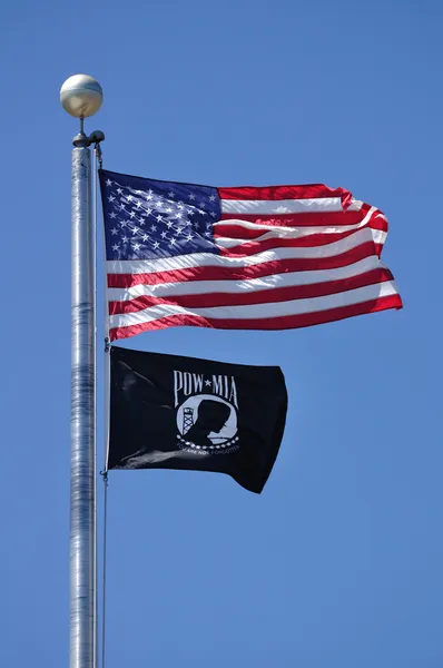 Flaga amerykańska i pow-mia — Zdjęcie stockowe