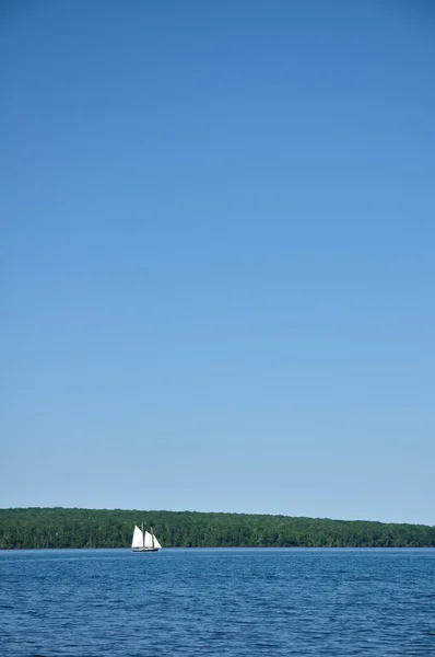 Szkuner żaglówkę żeglarstwo — Zdjęcie stockowe