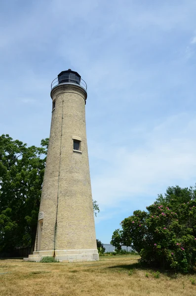Старый кирпичный маяк — стоковое фото
