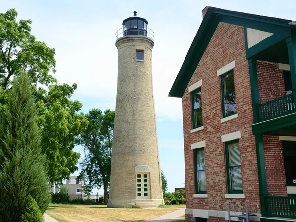 Old Tan Brick Lighthouse and Lightkeeper's House — Stock Photo, Image