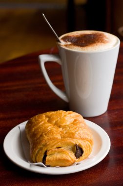 CAPUCINO ve ağrı au chocolat.