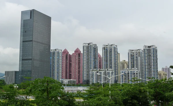 Edificio en la ciudad de Shenzhen — Foto de Stock
