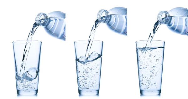 Víz öntése üvegbe — Stock Fotó