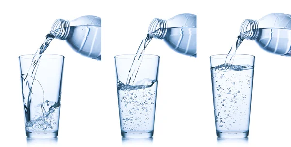 Víz öntése üvegbe — Stock Fotó