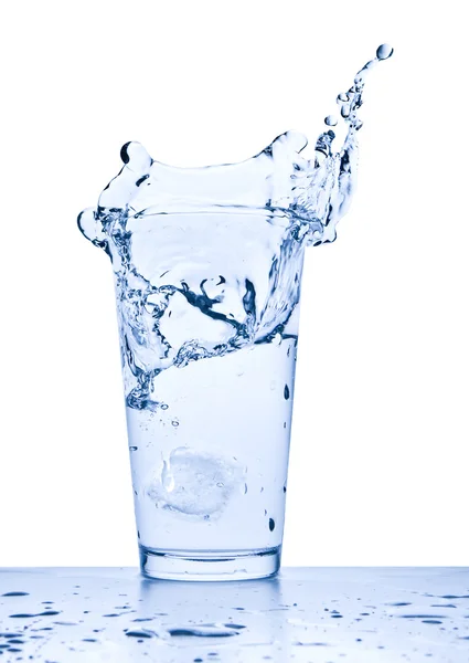 Wasserspritzer im Glas — Stockfoto