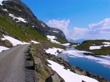 Norveç dağlarda yollar