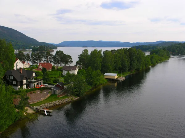 Lake in the Norwegian mountains — Stock Photo, Image