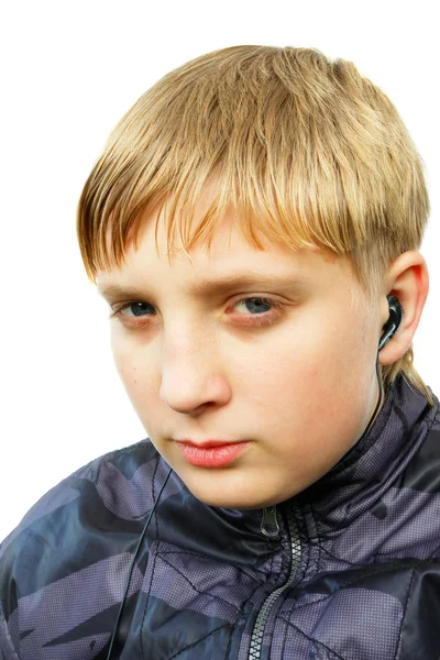 Mladí muži poslouchat hudbu — Stock fotografie
