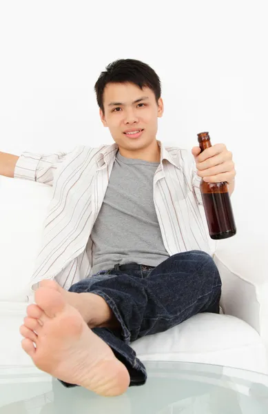 Homem com cerveja — Fotografia de Stock