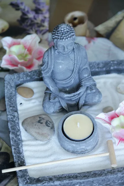 Zen buddha y mesa — Foto de Stock