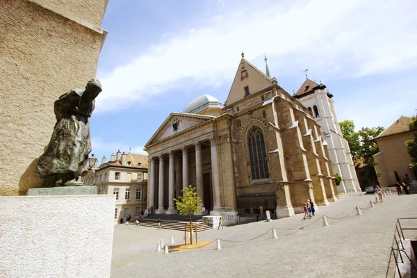 "JEREMIE "socha a katedrála svatého Petra v Ženevě, S — Stock fotografie