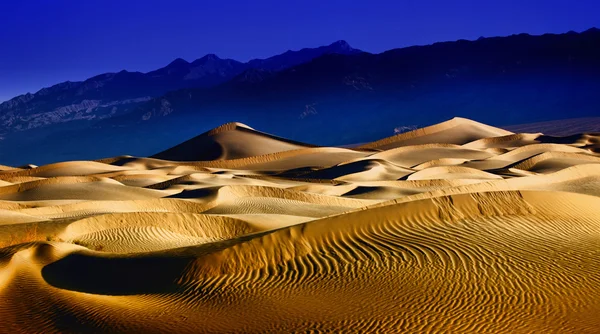 Belle formazioni di dune di sabbia nella Valle della Morte California — Foto Stock