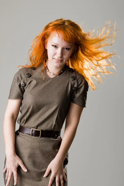 美しい赤毛のスタジオの写真 — ストック写真