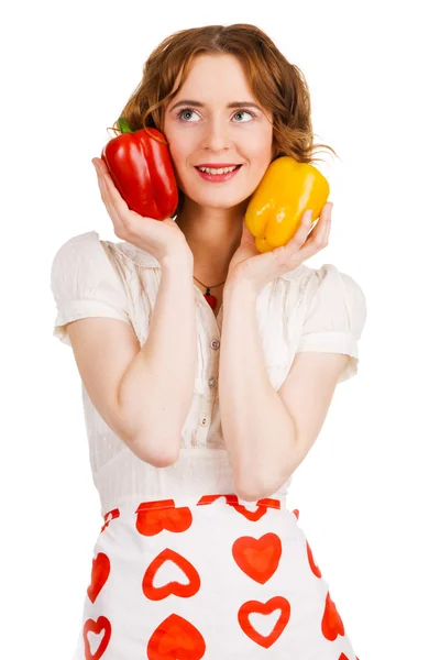 Mladá krásná žena s čerstvé papriky — Stock fotografie