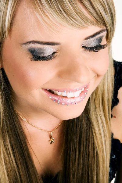Módní mladá žena s živou make-up — Stock fotografie