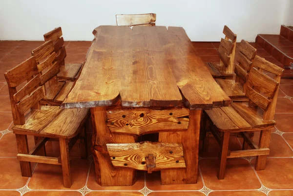 El yapımı büyük mutfak masası — Stok fotoğraf