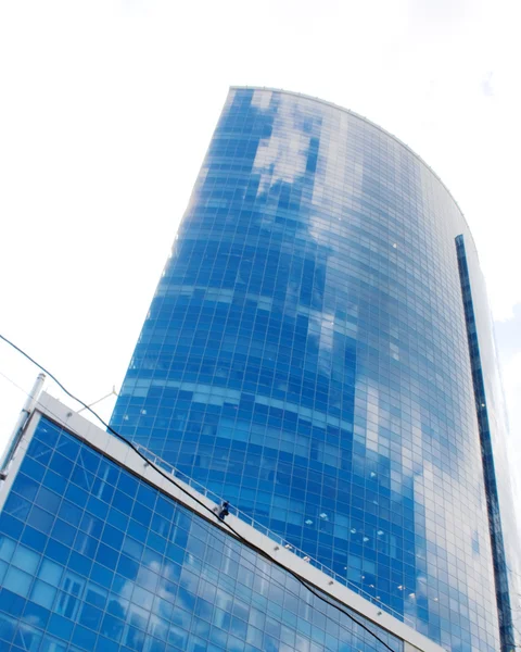Высокое офисное здание — стоковое фото