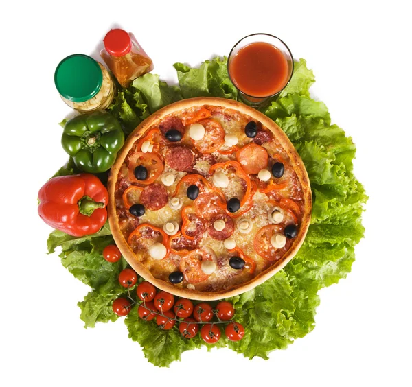Pizza with sauce and vegetables — Stock Photo, Image