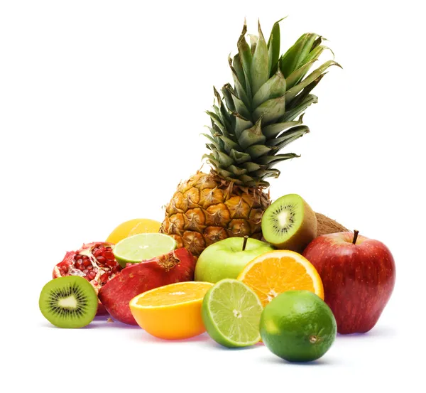 Grupo de frutas frescas sobre fundo branco — Fotografia de Stock